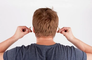 سمعک به صورت یک گوشی استفاده کنم یا دو گوشی؟